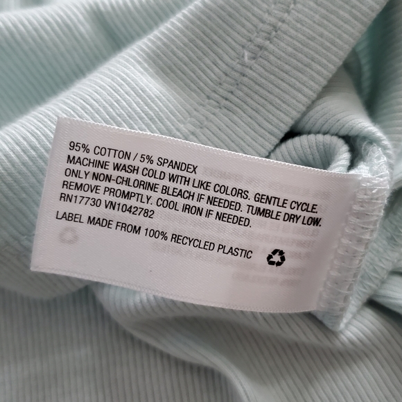 NWT WILD FABLE Ribbed Mint Green Crop Long Sleeve - Picture 2 of 3